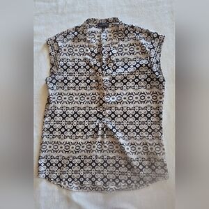 The Limited Black & Cream Sleeveless Lace-Pattern Blouse